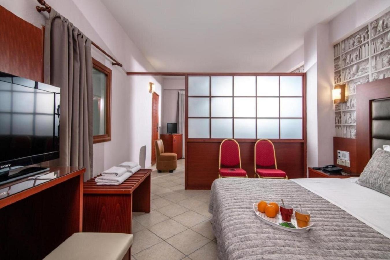 City Life Hotel Heraklion  Bagian luar foto