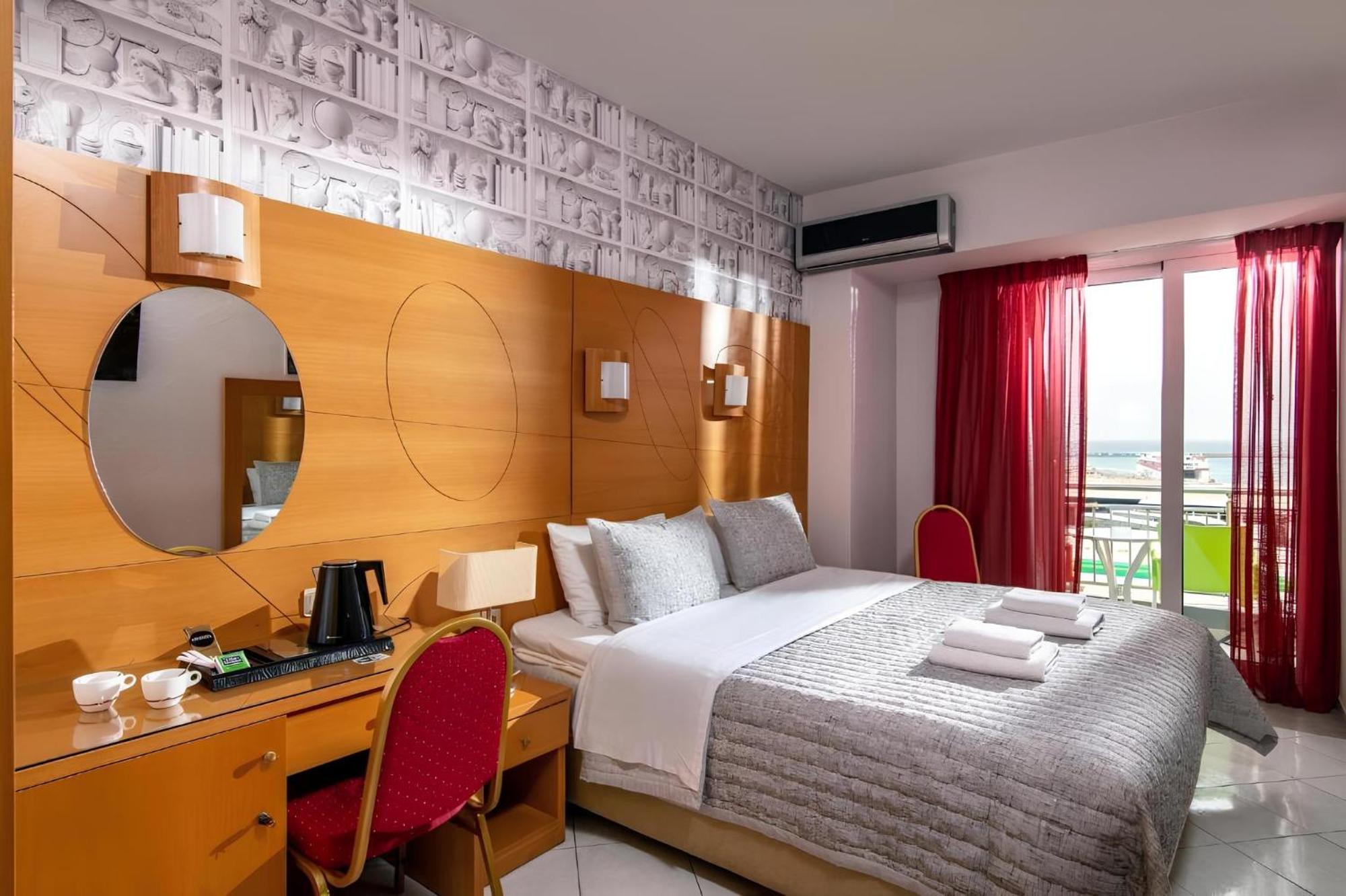 City Life Hotel Heraklion  Bagian luar foto