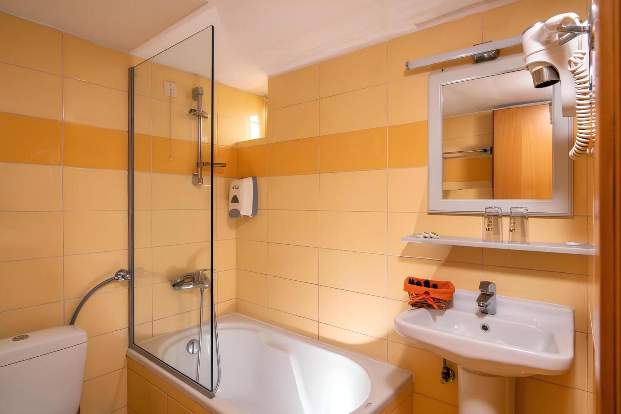 City Life Hotel Heraklion  Bagian luar foto