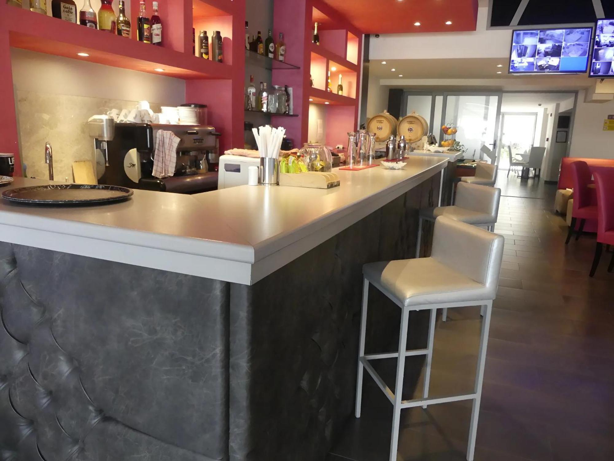City Life Hotel Heraklion  Bagian luar foto