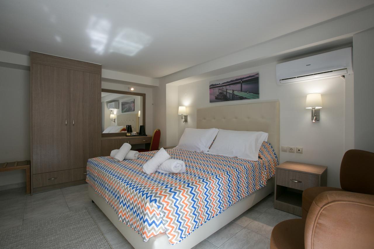 City Life Hotel Heraklion  Bagian luar foto