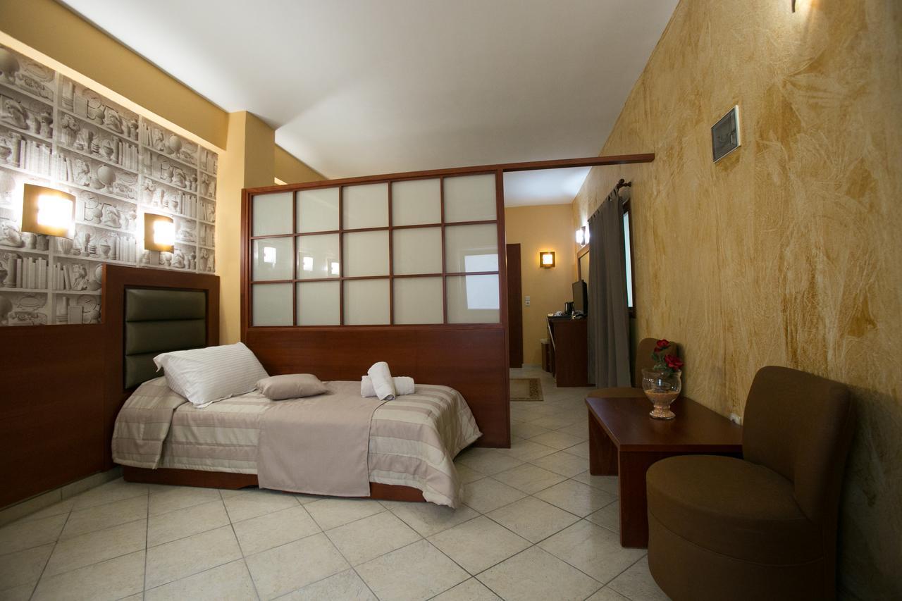 City Life Hotel Heraklion  Bagian luar foto